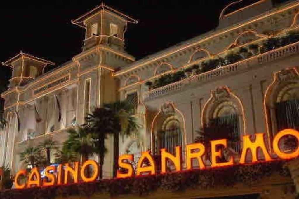 Appartamento Incantevole In Piazza Bresca, Sanremo Exteriör bild