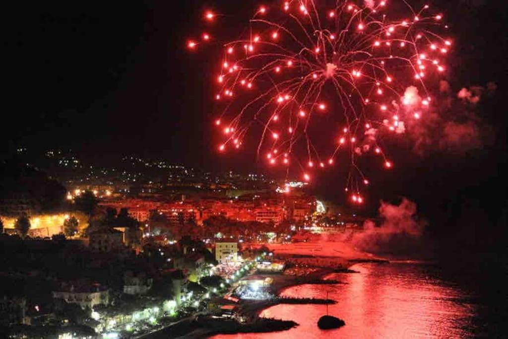 Appartamento Incantevole In Piazza Bresca, Sanremo Exteriör bild