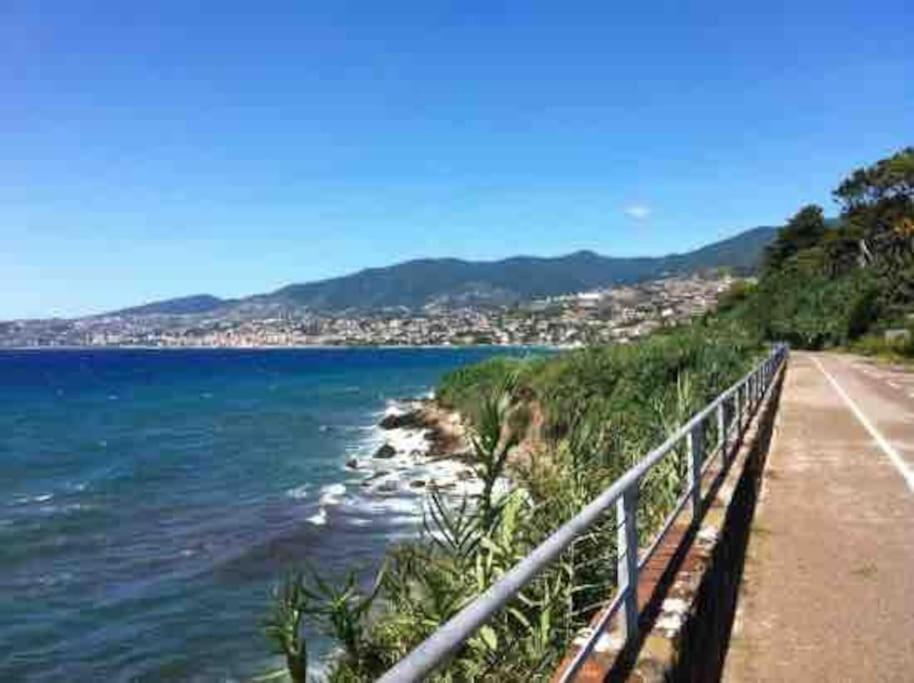 Appartamento Incantevole In Piazza Bresca, Sanremo Exteriör bild